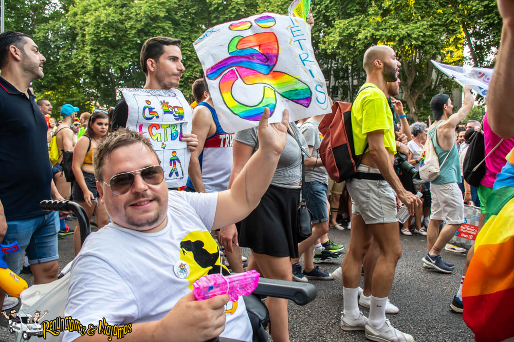 50 Fotos Y Otras Historias Que Nos Dejó El Desfile Del Orgullo Gay Madrid Renunciamos Y Viajamos